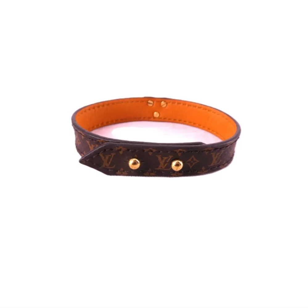Louis Vuitton Monogram Essential V Bracelet - Picture 3 of 3
